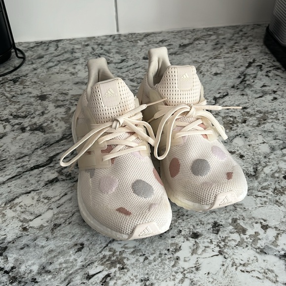 Rare Adidas Ultraboost - Picture 2 of 8